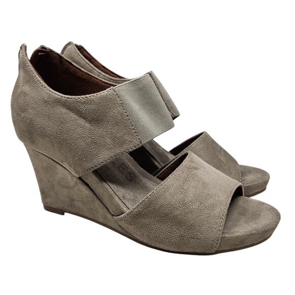 NEW Aerosoles 8.5 Purdy Gray Faux Leather Wedge Sandal Comfort Open Toe - Picture 1 of 6
